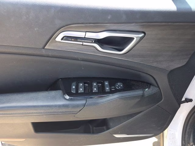 2024 Glacial White Pearl Kia Sportage X-Line AWD SUV