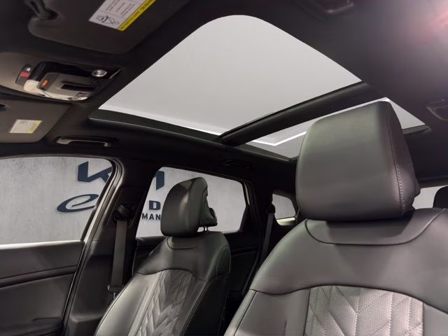 2024 Glacial White Pearl Kia Sportage X-Line AWD SUV