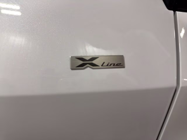 2024 Glacial White Pearl Kia Sportage X-Line AWD SUV