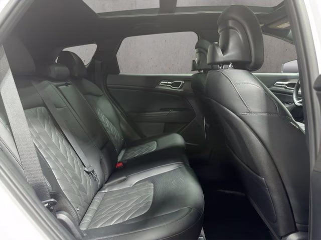 2024 Glacial White Pearl Kia Sportage X-Line AWD SUV
