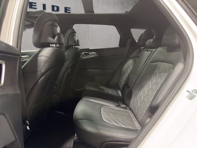 2024 Glacial White Pearl Kia Sportage X-Line AWD SUV