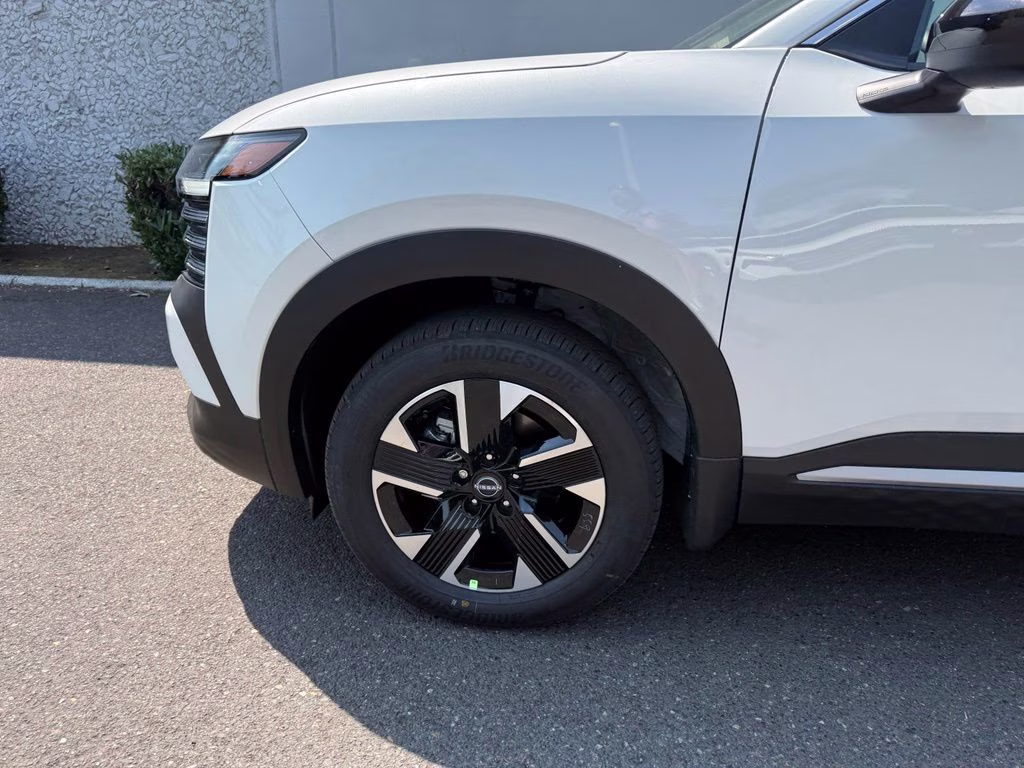 2026 Aspen White Tricoat Nissan Kicks SV AWD SUV