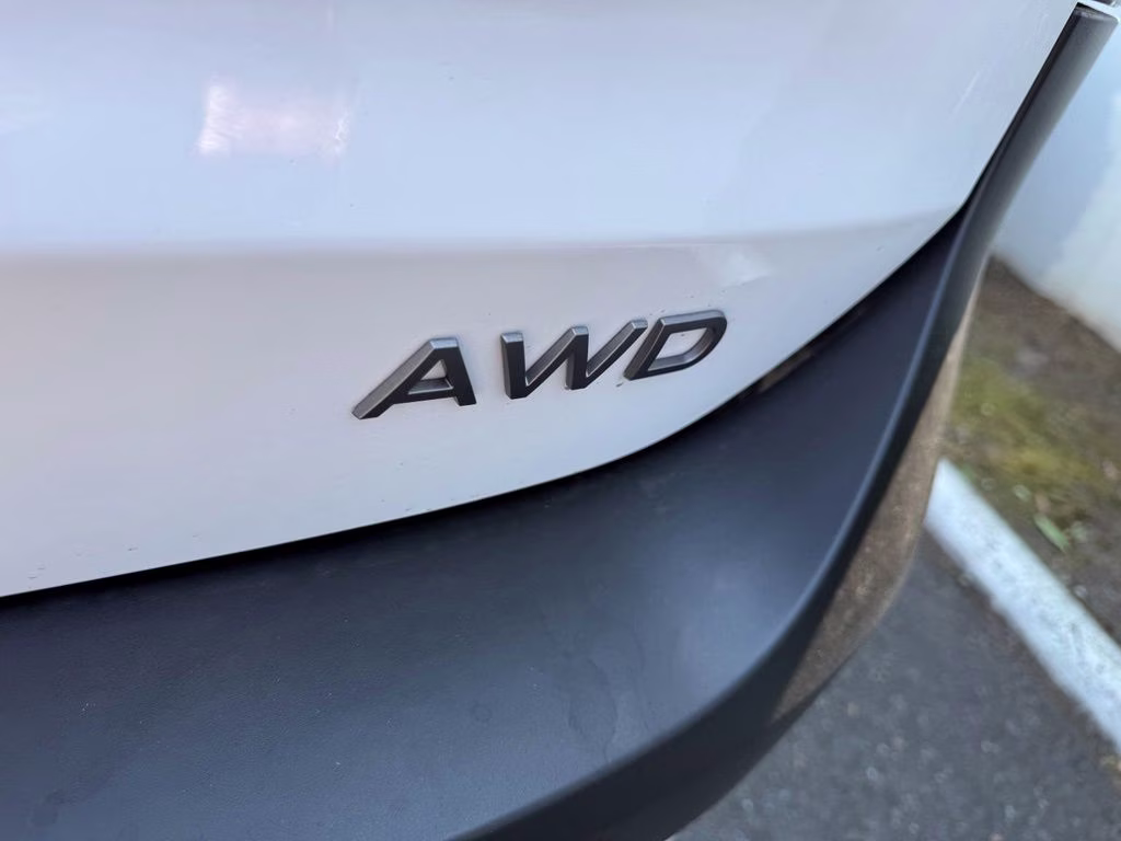 2026 Aspen White Tricoat Nissan Kicks SV AWD SUV