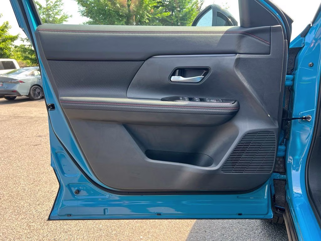 2026 Arctic Ice Blue/Black Nissan Kicks SR AWD SUV