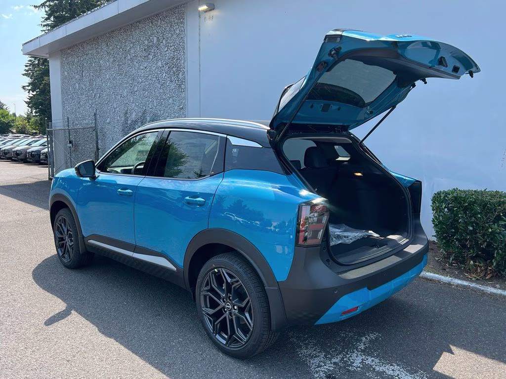 2026 Arctic Ice Blue/Black Nissan Kicks SR AWD SUV