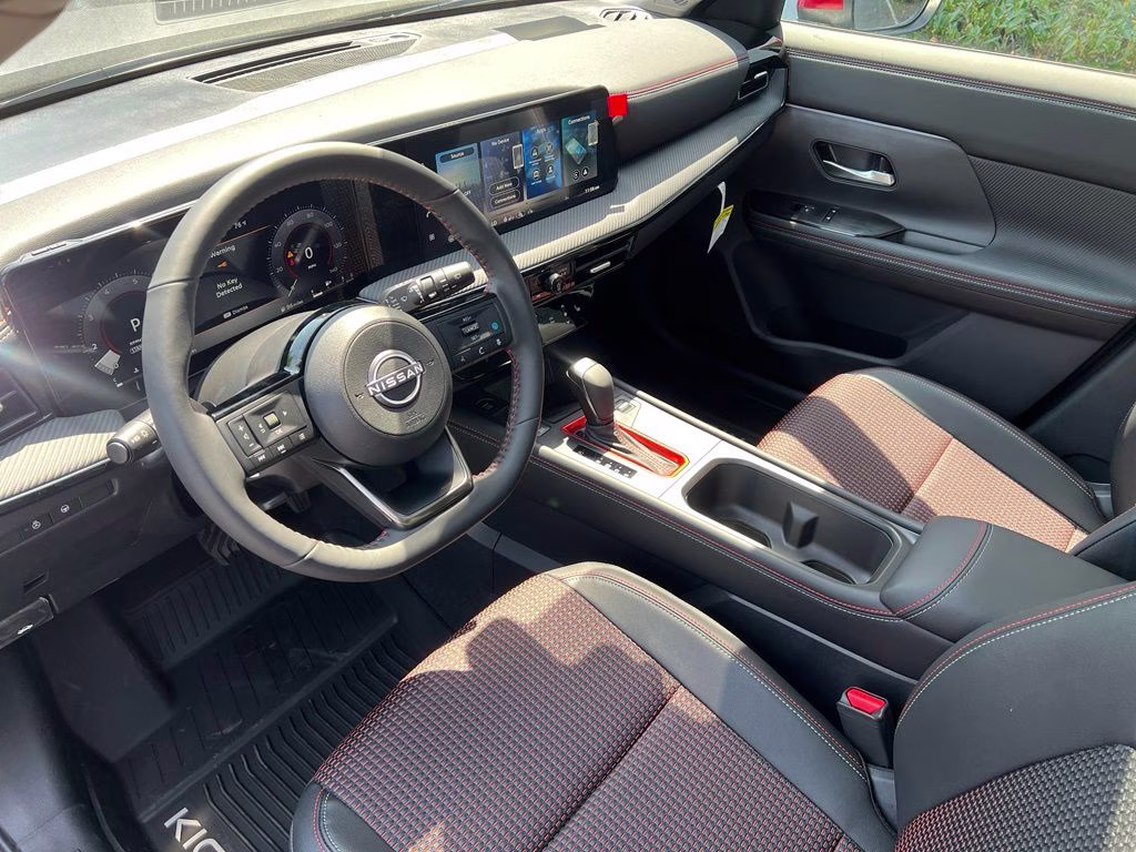 2026 Gun Metallic/Scarlet Ember Tintcoat Nissan Kicks SR AWD SUV