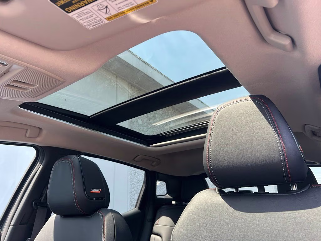 2026 Gun Metallic/Scarlet Ember Tintcoat Nissan Kicks SR AWD SUV