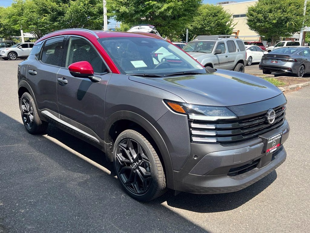 2026 Gun Metallic/Scarlet Ember Tintcoat Nissan Kicks SR AWD SUV