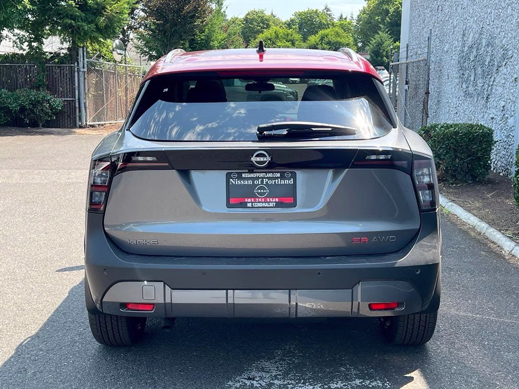 2026 Gun Metallic/Scarlet Ember Tintcoat Nissan Kicks SR AWD SUV