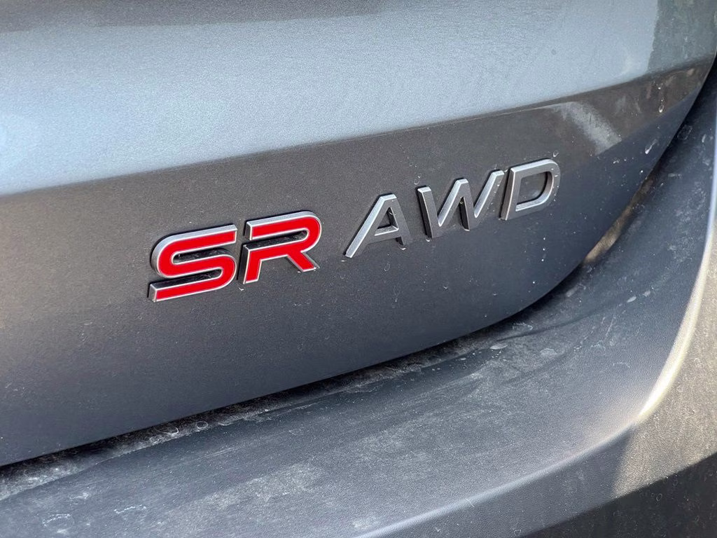 2026 Gun Metallic/Scarlet Ember Tintcoat Nissan Kicks SR AWD SUV