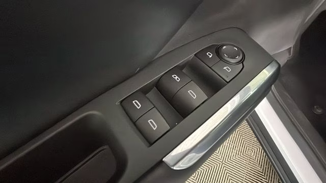 2025 White Chevrolet Traverse LT AWD SUV