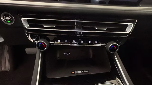 2025 White Chevrolet Traverse LT AWD SUV