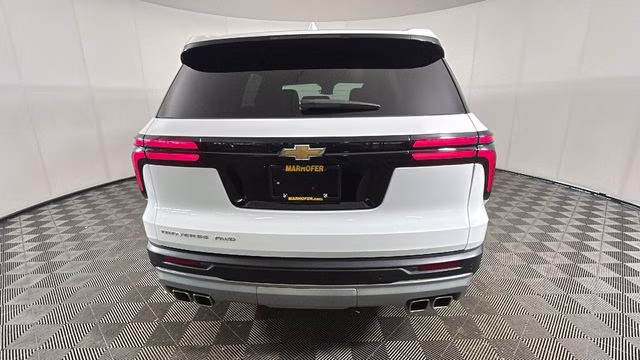 2025 White Chevrolet Traverse LT AWD SUV