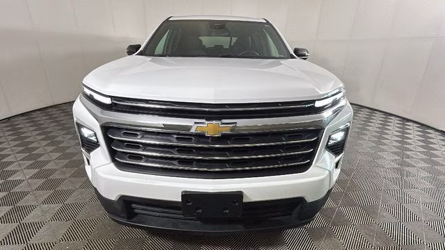 2025 White Chevrolet Traverse LT AWD SUV