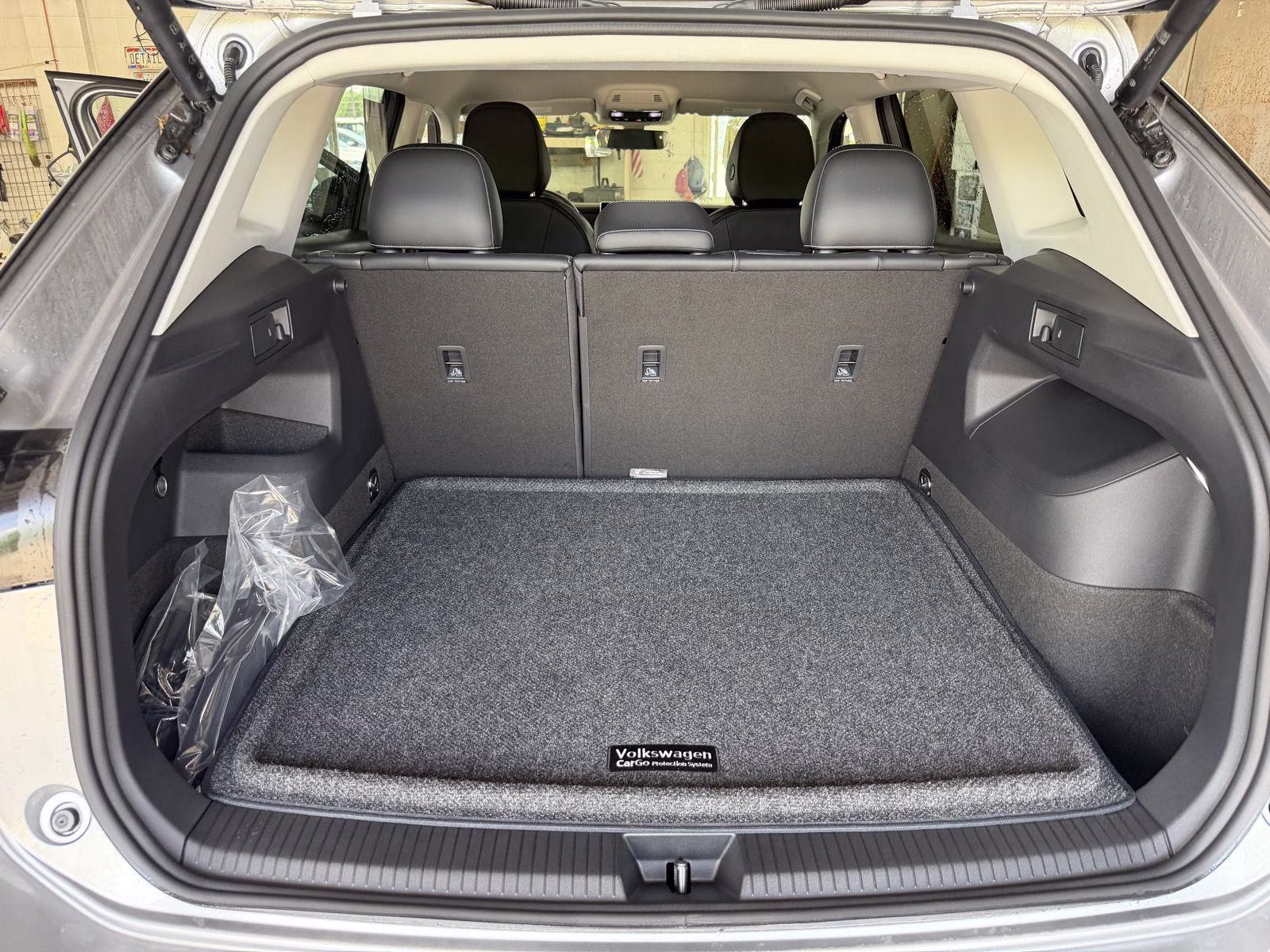 2025 Pyrite Silver Metallic Volkswagen Tiguan SE FWD SUV