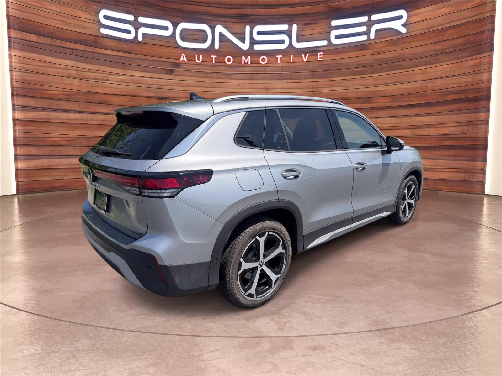2025 Pyrite Silver Metallic Volkswagen Tiguan SE FWD SUV