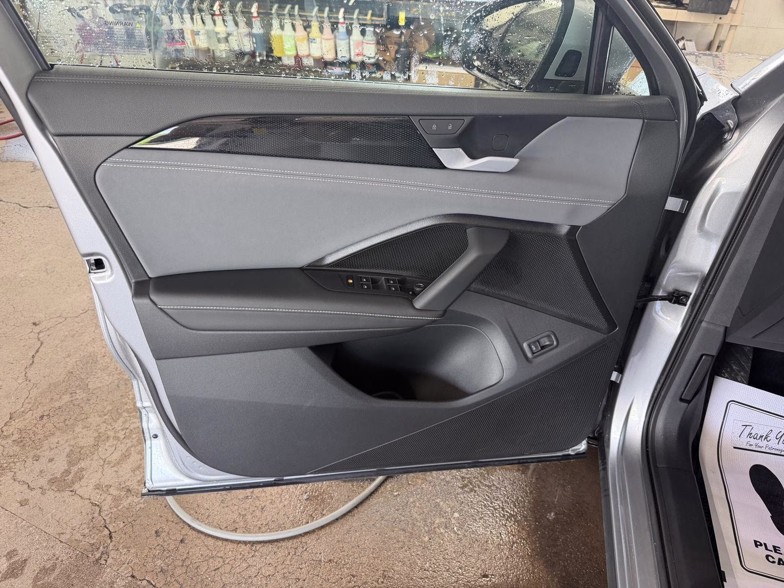 2025 Pyrite Silver Metallic Volkswagen Tiguan SE FWD SUV
