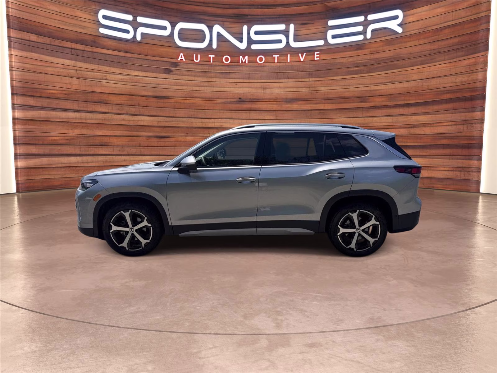 2025 Pyrite Silver Metallic Volkswagen Tiguan SE FWD SUV
