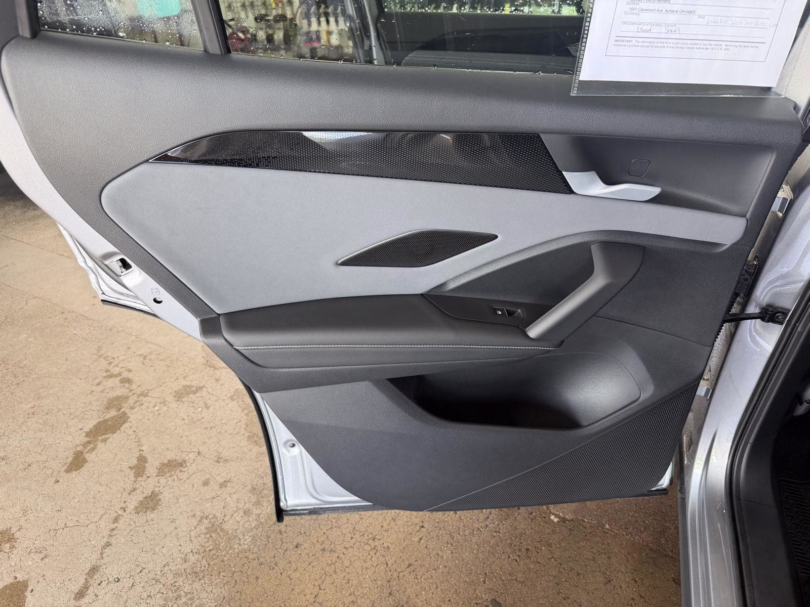 2025 Pyrite Silver Metallic Volkswagen Tiguan SE FWD SUV