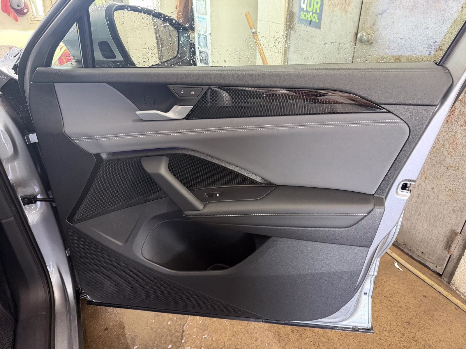 2025 Pyrite Silver Metallic Volkswagen Tiguan SE FWD SUV