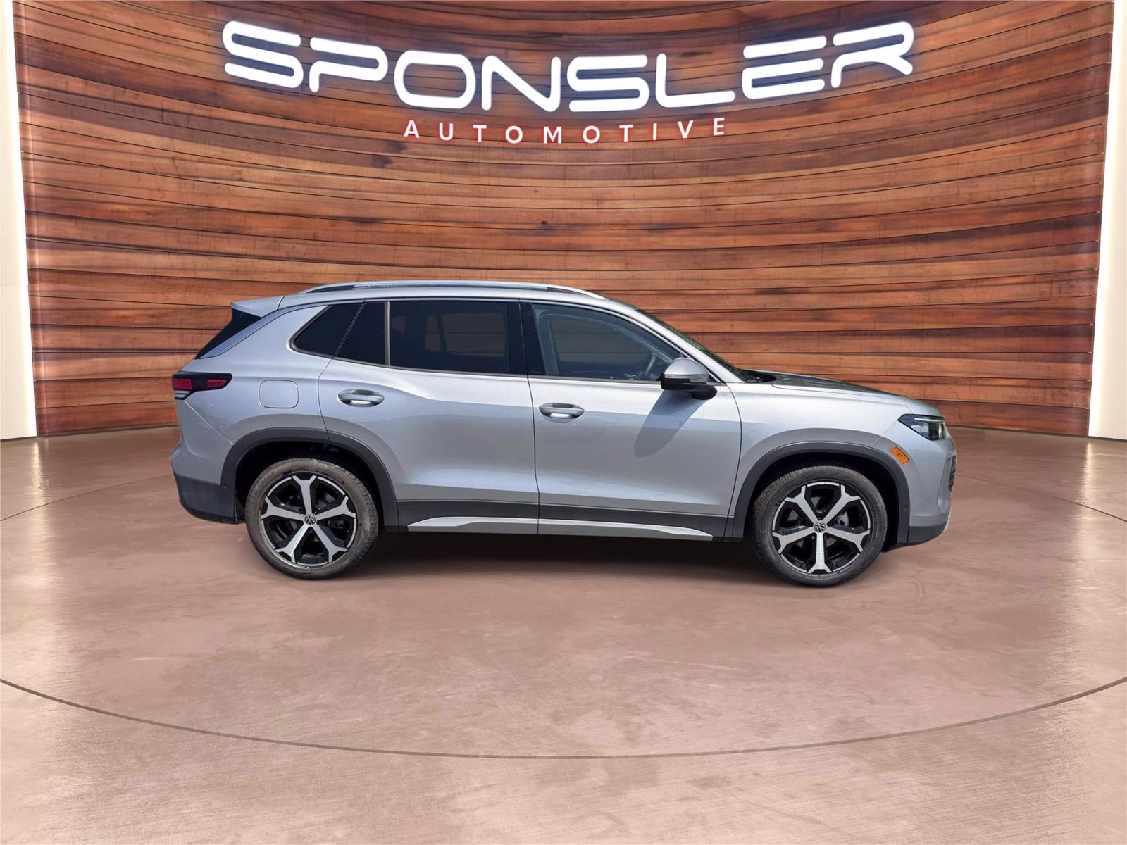 2025 Pyrite Silver Metallic Volkswagen Tiguan SE FWD SUV