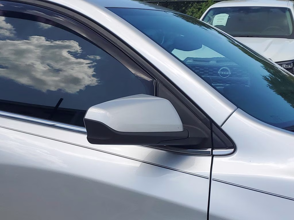 2020 Silver Ice Metallic Chevrolet Equinox LT FWD SUV