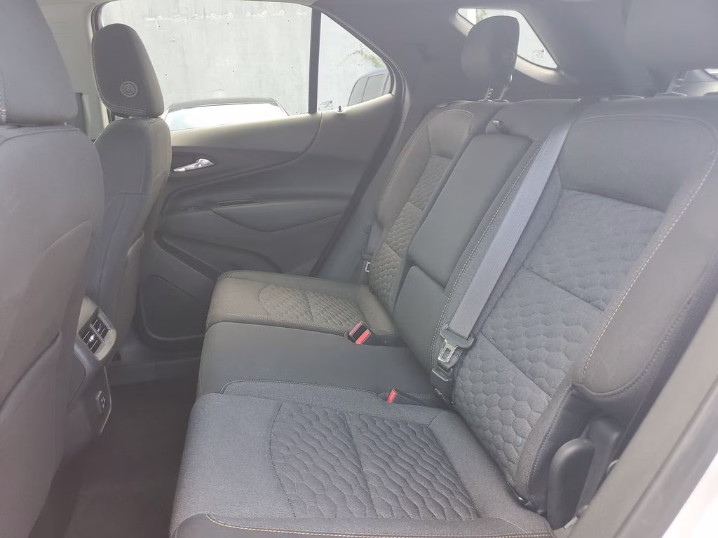 2020 Silver Ice Metallic Chevrolet Equinox LT FWD SUV