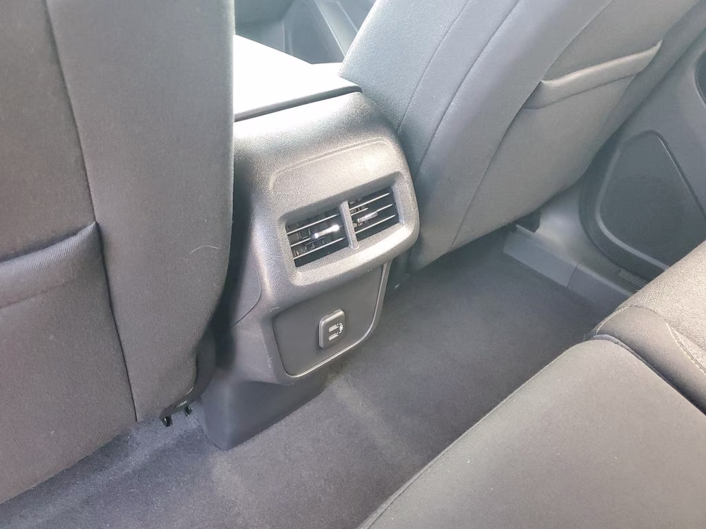 2020 Silver Ice Metallic Chevrolet Equinox LT FWD SUV