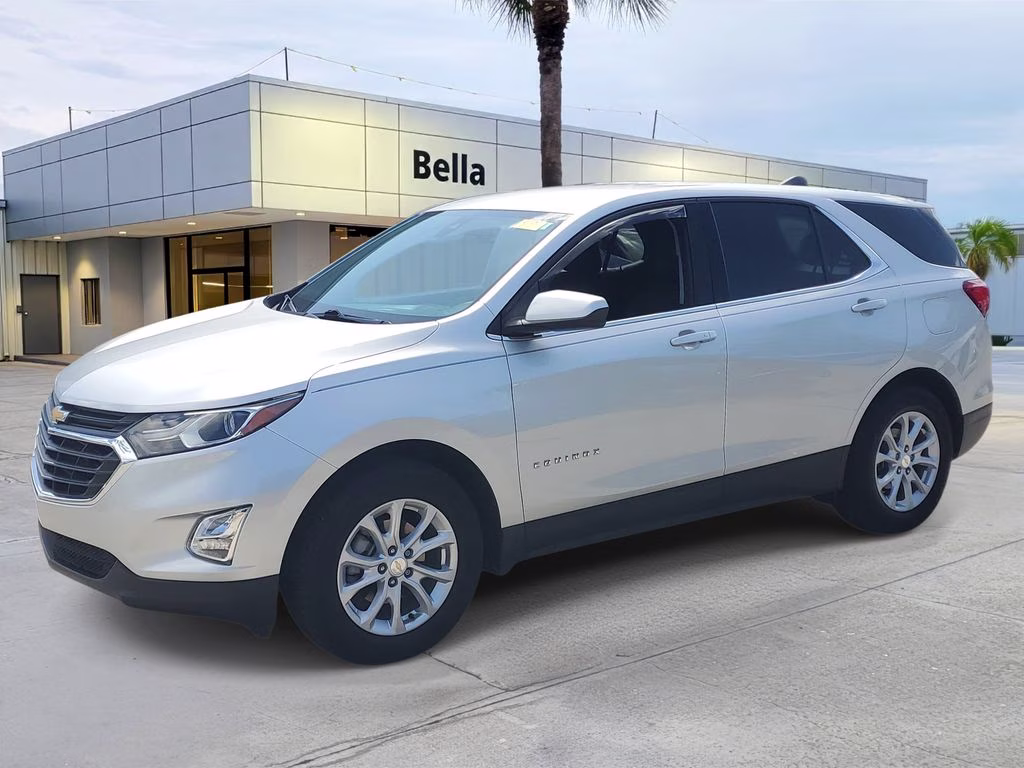 2020 Silver Ice Metallic Chevrolet Equinox LT FWD SUV
