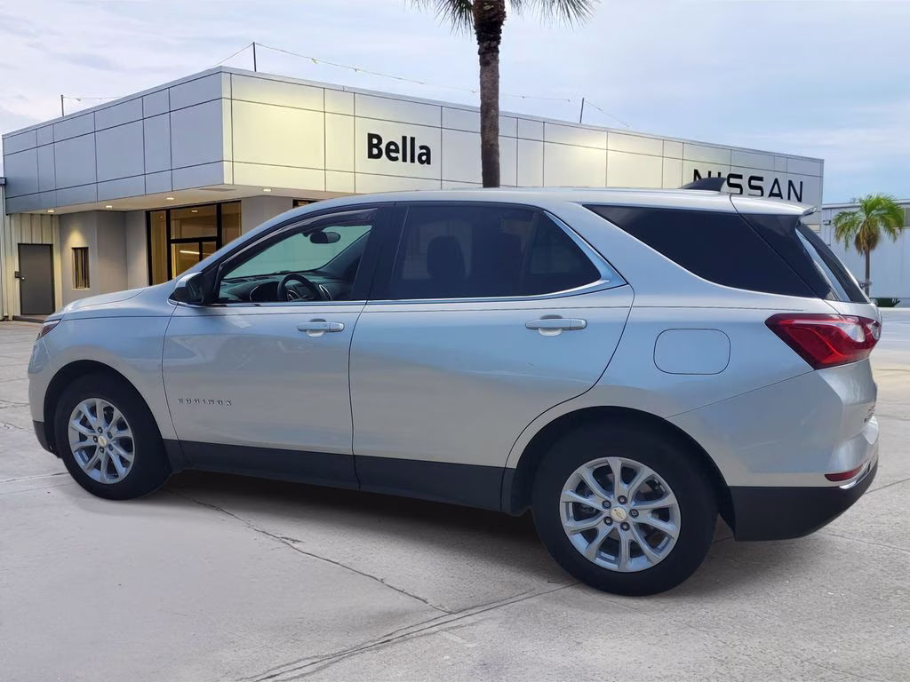 2020 Silver Ice Metallic Chevrolet Equinox LT FWD SUV