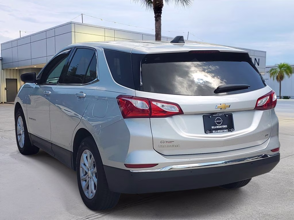 2020 Silver Ice Metallic Chevrolet Equinox LT FWD SUV
