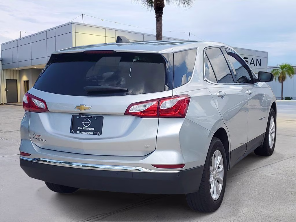 2020 Silver Ice Metallic Chevrolet Equinox LT FWD SUV
