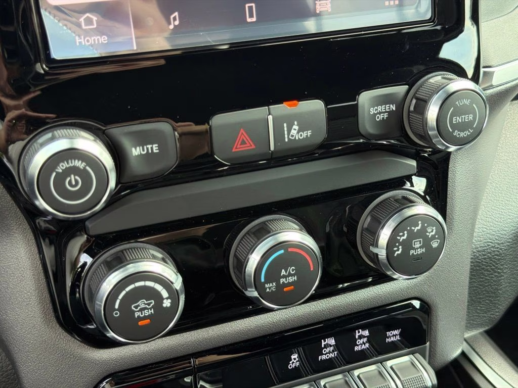 2026 Tank_Exterior Ram 1500 Express 4X4 Truck