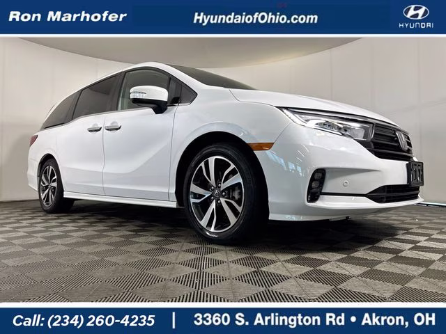 2021 Platinum White Honda Odyssey Touring FWD Van