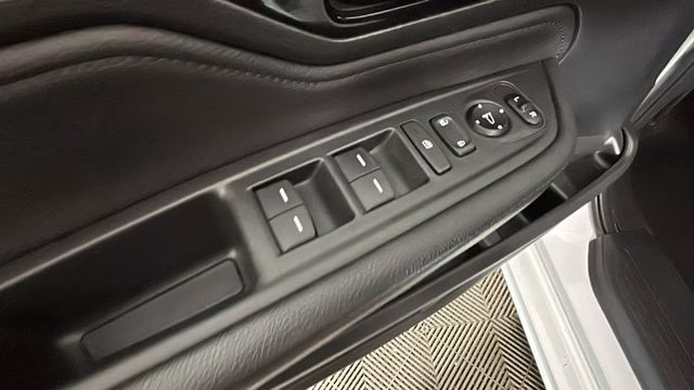 2021 Platinum White Honda Odyssey Touring FWD Van