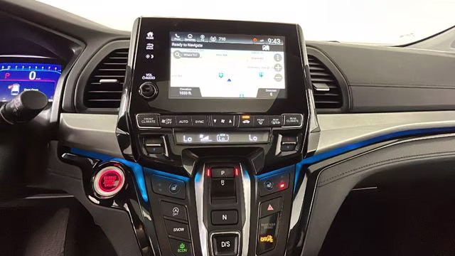 2021 Platinum White Honda Odyssey Touring FWD Van