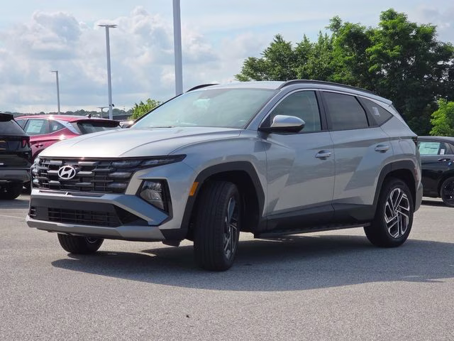 2026 Shimmering Silver Hyundai Tucson SEL Plus AWD SUV