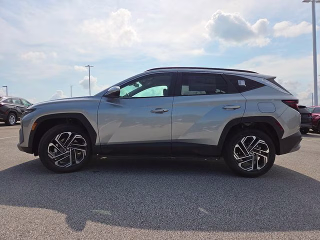 2026 Shimmering Silver Hyundai Tucson SEL Plus AWD SUV