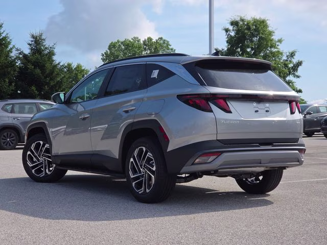 2026 Shimmering Silver Hyundai Tucson SEL Plus AWD SUV
