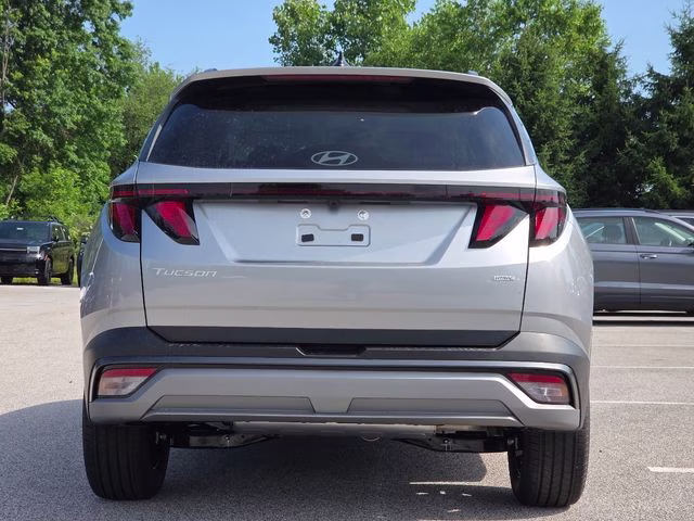 2026 Shimmering Silver Hyundai Tucson SEL Plus AWD SUV
