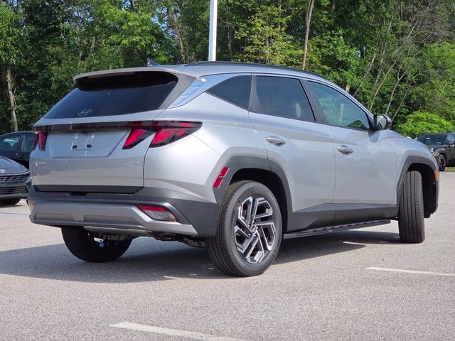 2026 Shimmering Silver Hyundai Tucson SEL Plus AWD SUV