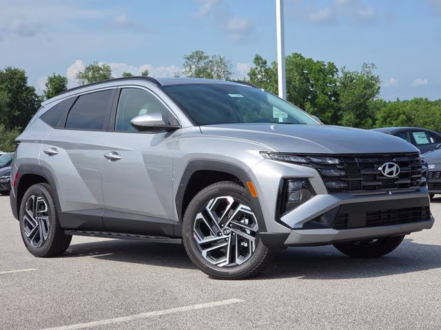 2026 Shimmering Silver Hyundai Tucson SEL Plus AWD SUV
