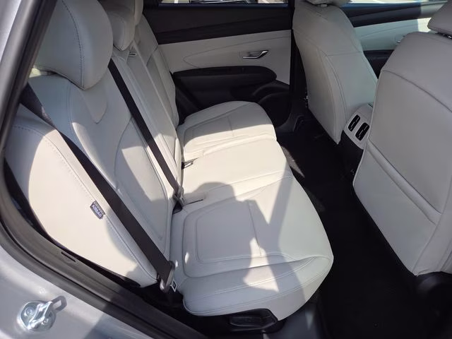 2026 Shimmering Silver Hyundai Tucson SEL Plus AWD SUV