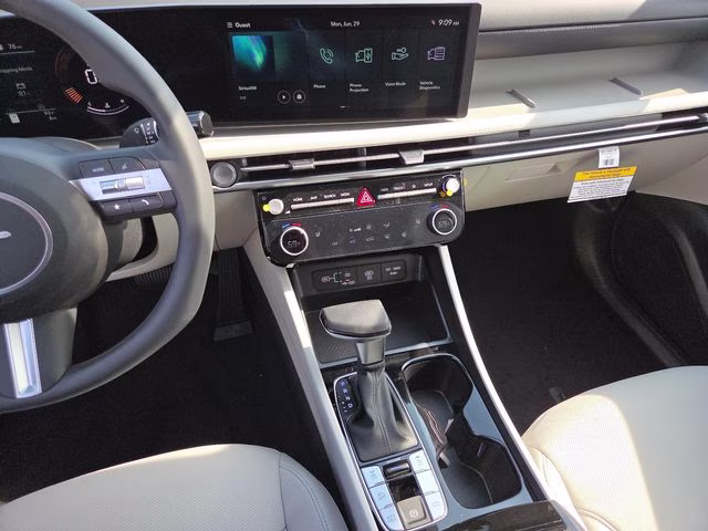 2026 Shimmering Silver Hyundai Tucson SEL Plus AWD SUV