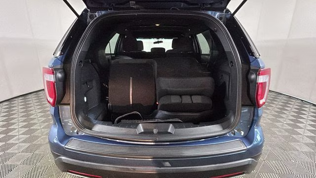 2018 Blue Metallic Ford Explorer XLT 4X4 SUV