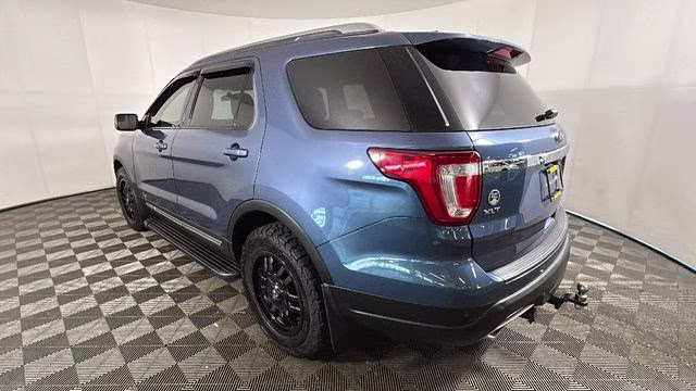 2018 Blue Metallic Ford Explorer XLT 4X4 SUV