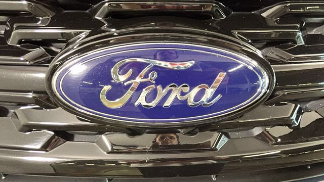 2018 Blue Metallic Ford Explorer XLT 4X4 SUV