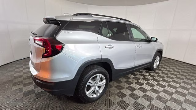 2022 Quicksilver Metallic GMC Terrain SLE AWD SUV