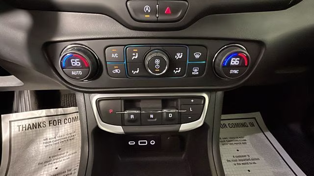2022 Quicksilver Metallic GMC Terrain SLE AWD SUV