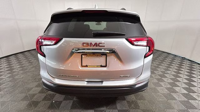 2022 Quicksilver Metallic GMC Terrain SLE AWD SUV